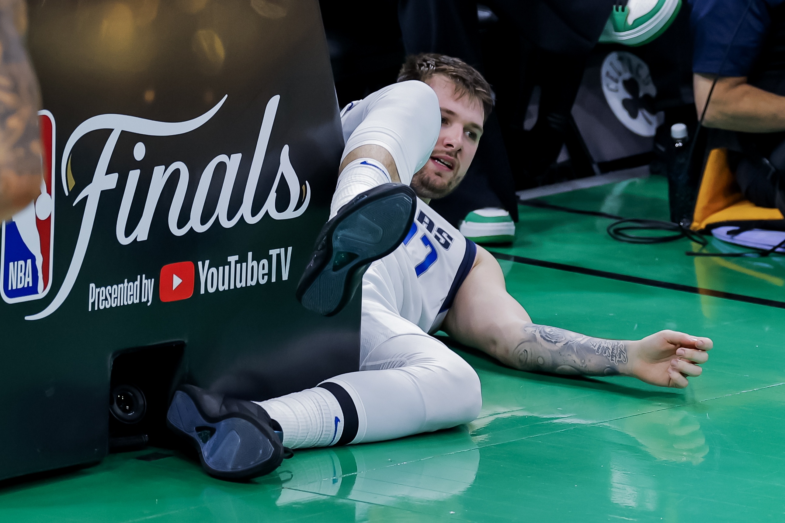 埃文-特纳：亲爱的NBA 比赛势均力敌 怎么能把东契奇罚出去呢？